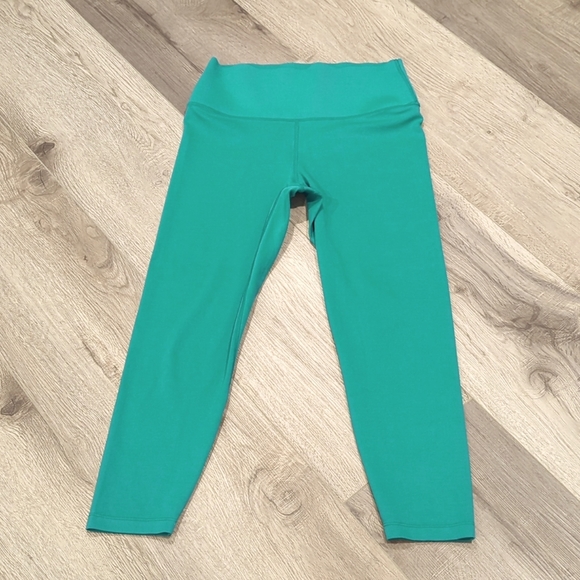 Like New! Carbon38 Cropped High Rise Leggings - Picture 3 of 9